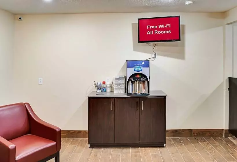 Отель Red Roof Inn Indianapolis East