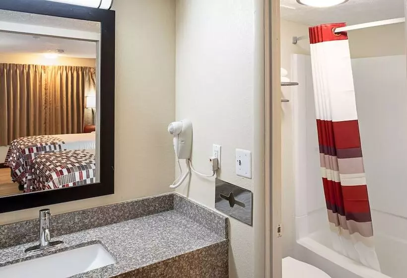 Отель Red Roof Inn Indianapolis East