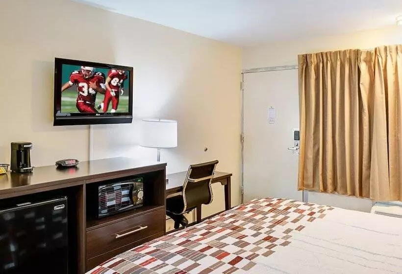 Отель Red Roof Inn Indianapolis East