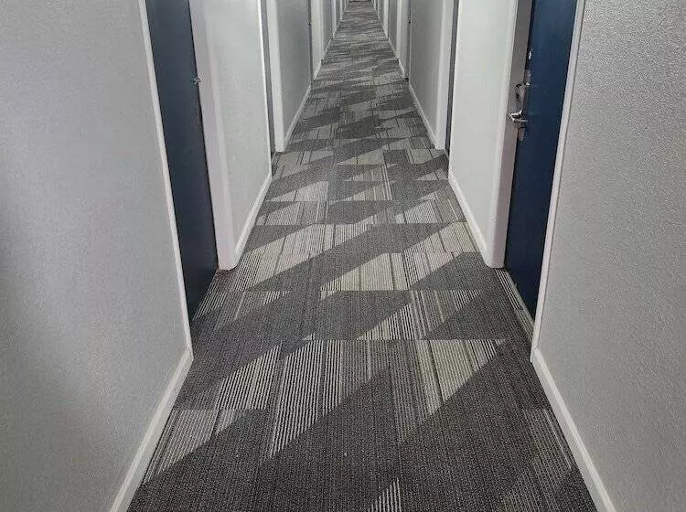 Motel 6 Williamstown, Wv