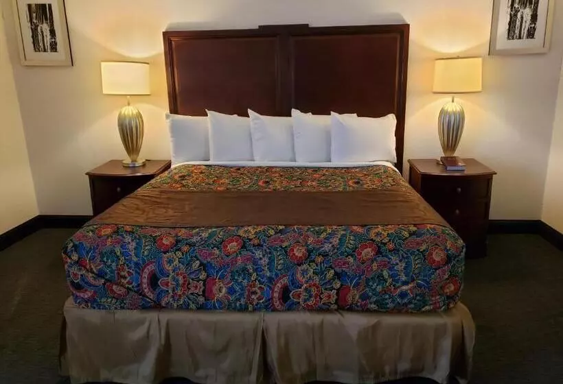 酒店 Travelodge By Wyndham Brooklyn Center