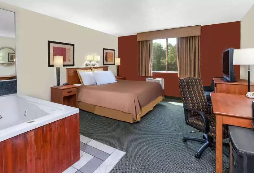 בית מלון כפרי Travelodge By Wyndham Jackson