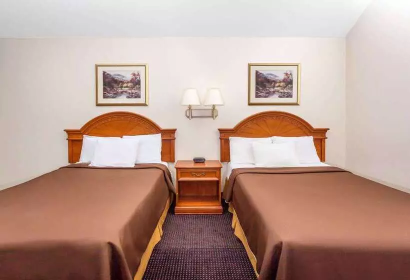 בית מלון כפרי Travelodge By Wyndham Jackson