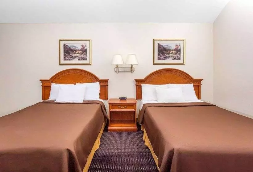 בית מלון כפרי Travelodge By Wyndham Jackson