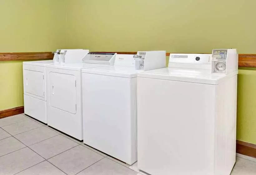 ホテル Travelodge By Wyndham Sellersburg / Louisville North