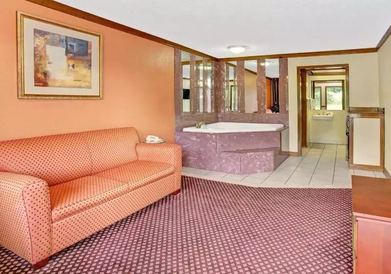 ホテル Travelodge By Wyndham Sellersburg / Louisville North