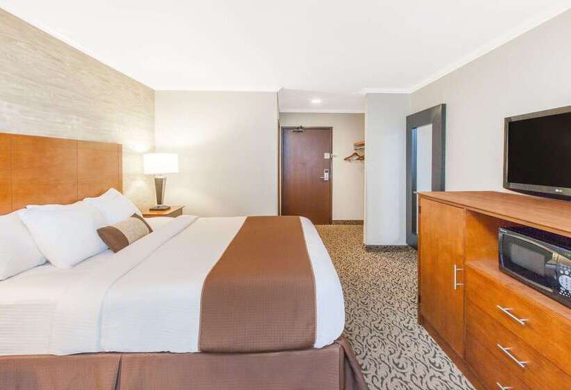 فندق Wingate By Wyndham Detroit Metro Airport