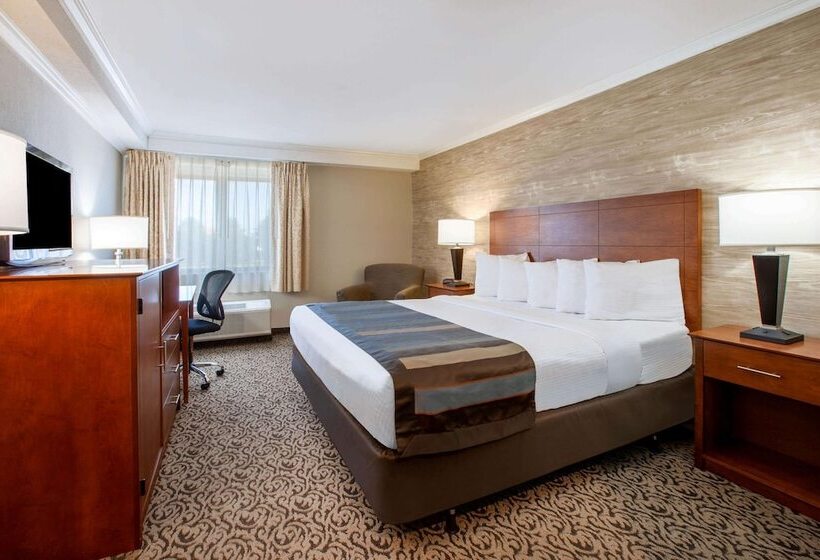 فندق Wingate By Wyndham Detroit Metro Airport