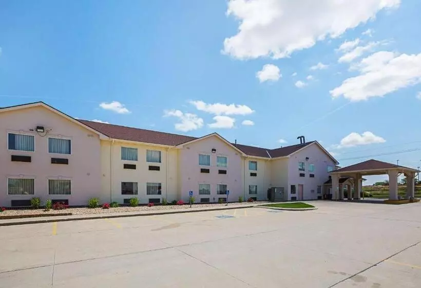 Motel 6 Omaha   Iat West