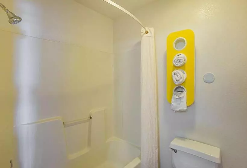 Motel 6 Omaha   Iat West
