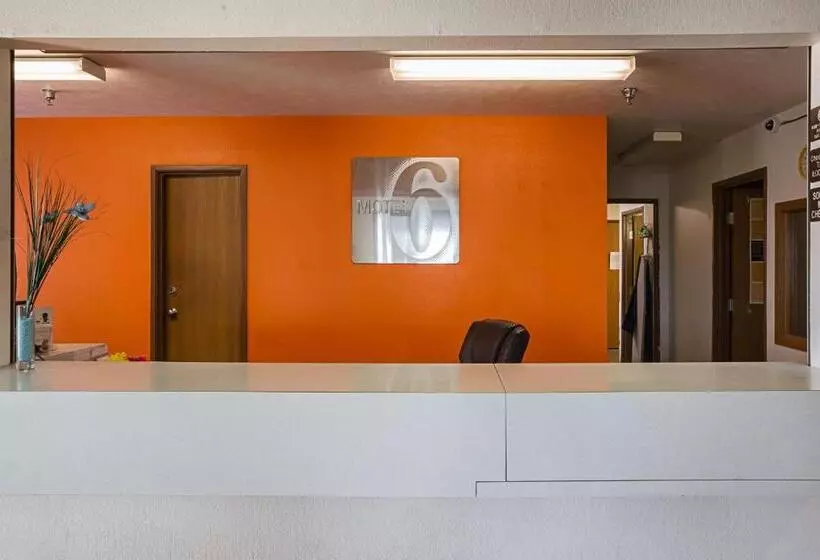 Motel 6 Omaha   Iat West