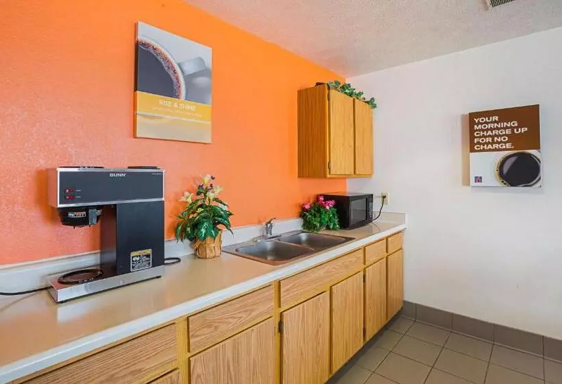 Motel 6 Omaha   Iat West
