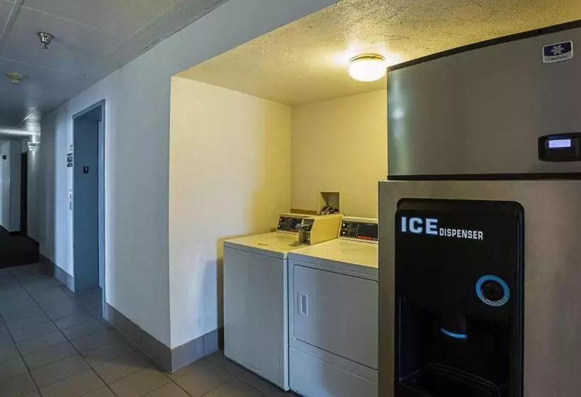 Motel 6 Omaha   Iat West