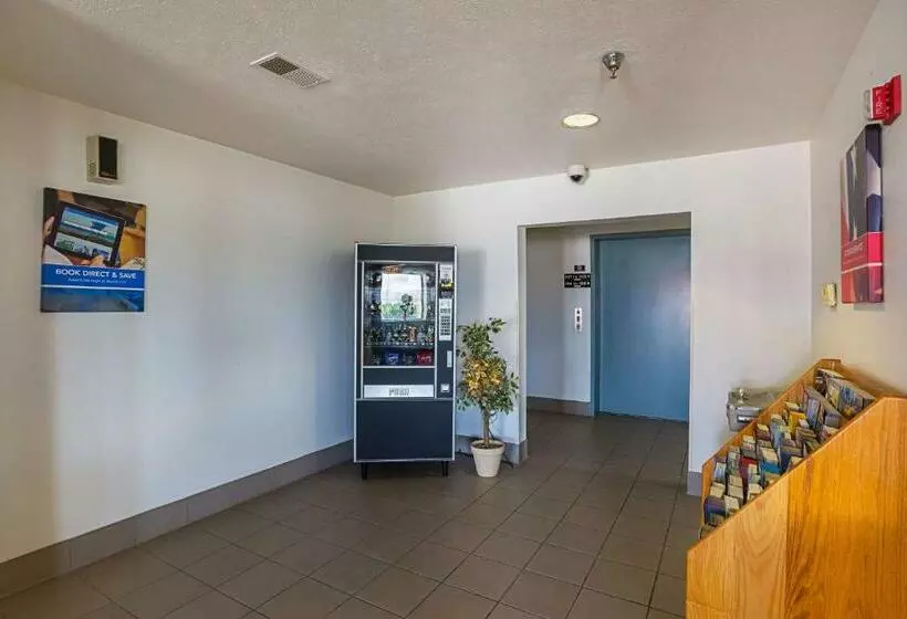 Motel 6 Omaha   Iat West