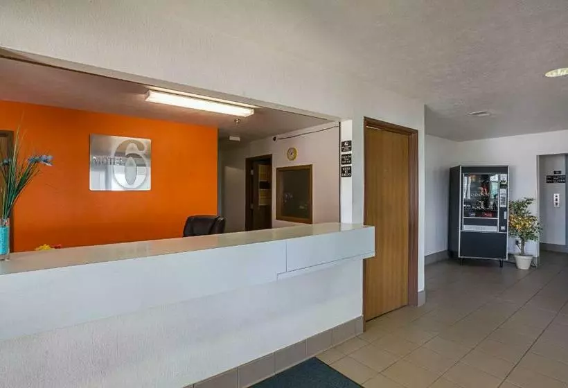 Motel 6 Omaha   Iat West