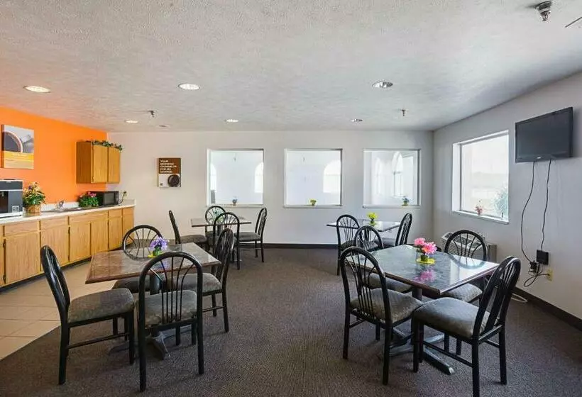 Motel 6 Omaha   Iat West