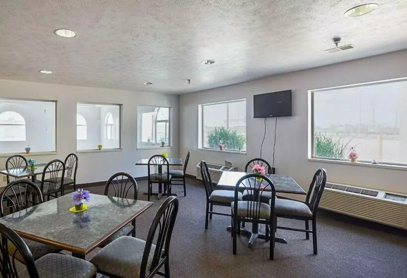 Motel 6 Omaha   Iat West