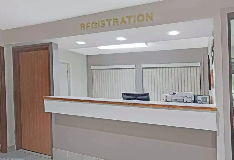 호텔 Baymont Inn & Suites Richmond