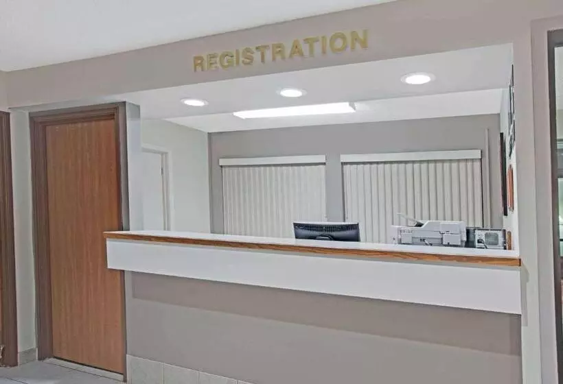 호텔 Baymont Inn & Suites Richmond