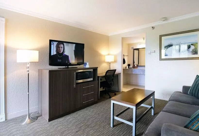 فندق Spark By Hilton Sarasota Siesta Key Gateway