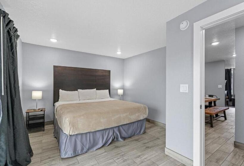 هتل Celebration Suites