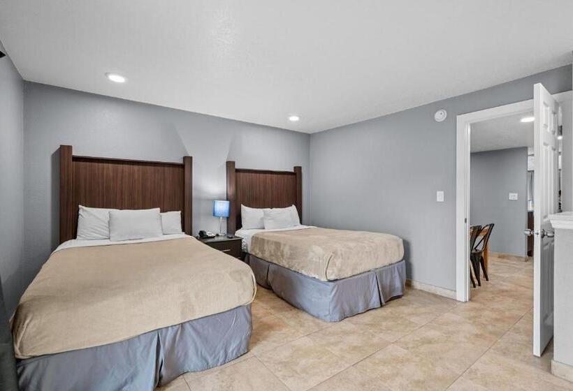 هتل Celebration Suites