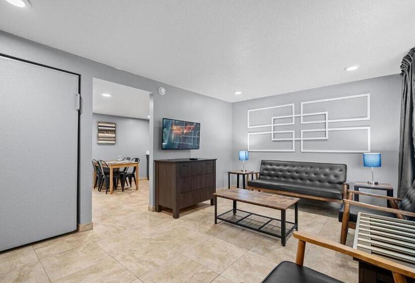 هتل Celebration Suites