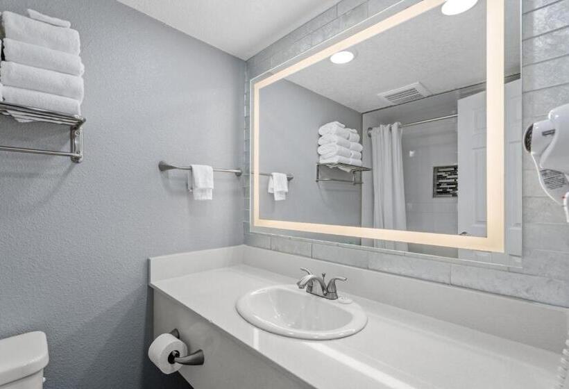 هتل Celebration Suites