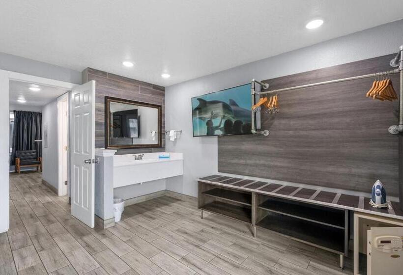 هتل Celebration Suites