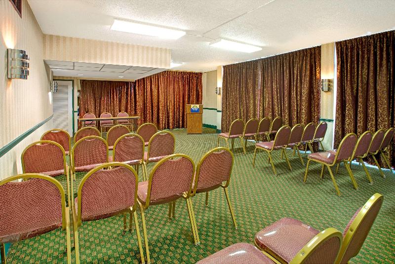 فندق Days Inn By Wyndham Alexandria South