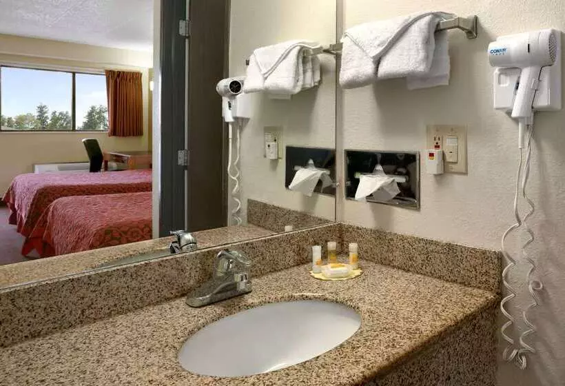 فندق Days Inn By Wyndham Cloverdale Greencastle