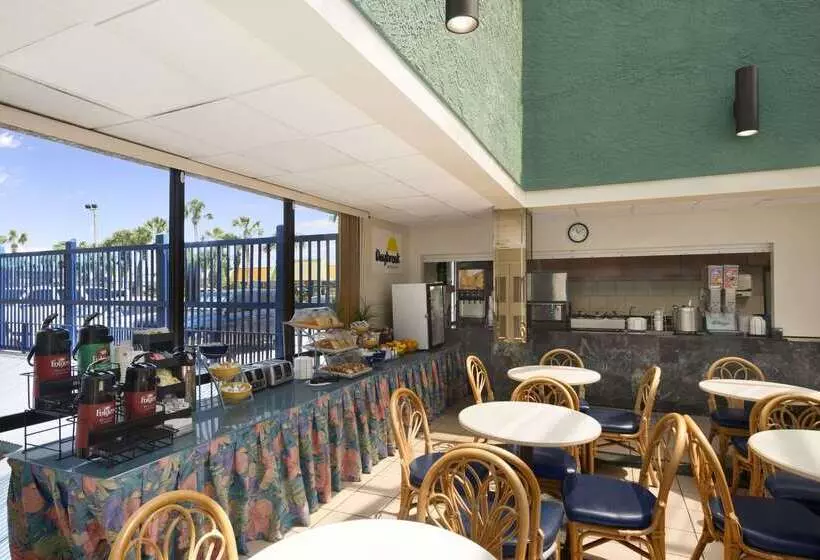 ホテル Days Inn By Wyndham Panama City Beach/ocean Front