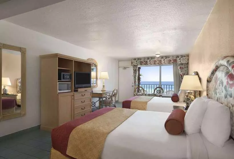 ホテル Days Inn By Wyndham Panama City Beach/ocean Front