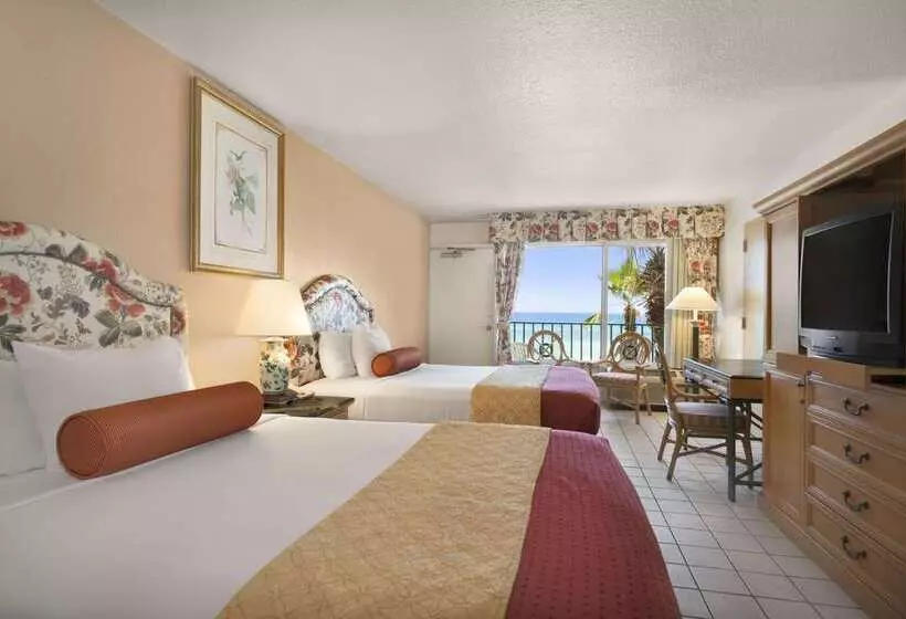 ホテル Days Inn By Wyndham Panama City Beach/ocean Front