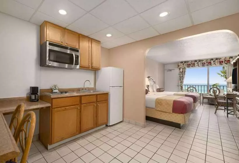 ホテル Days Inn By Wyndham Panama City Beach/ocean Front