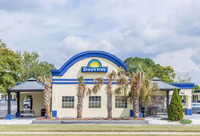 ホテル Days Inn By Wyndham Virginia Beach Town Center