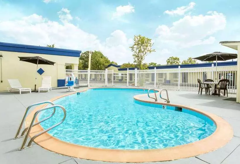 ホテル Days Inn By Wyndham Virginia Beach Town Center