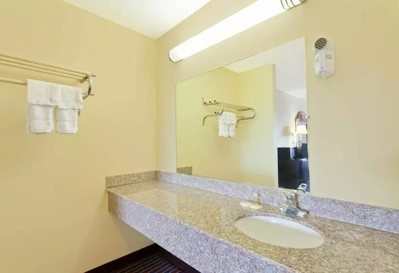 ホテル Days Inn By Wyndham Downtownnashville West Trinity Lane