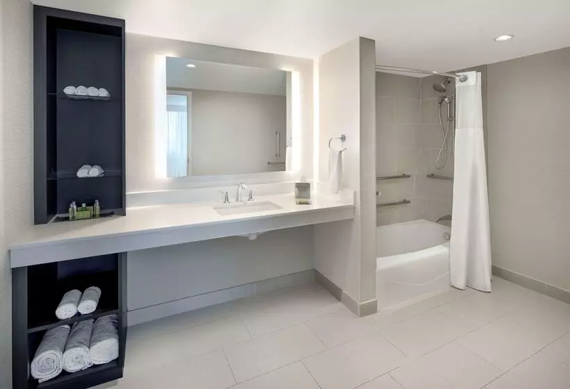 فندق Doubletree By Hilton  Deerfield Beach  Boca Raton