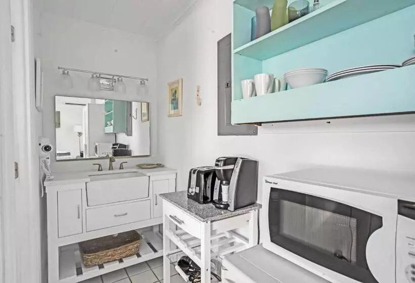 Szálloda Driftwood Resort On The Ocean