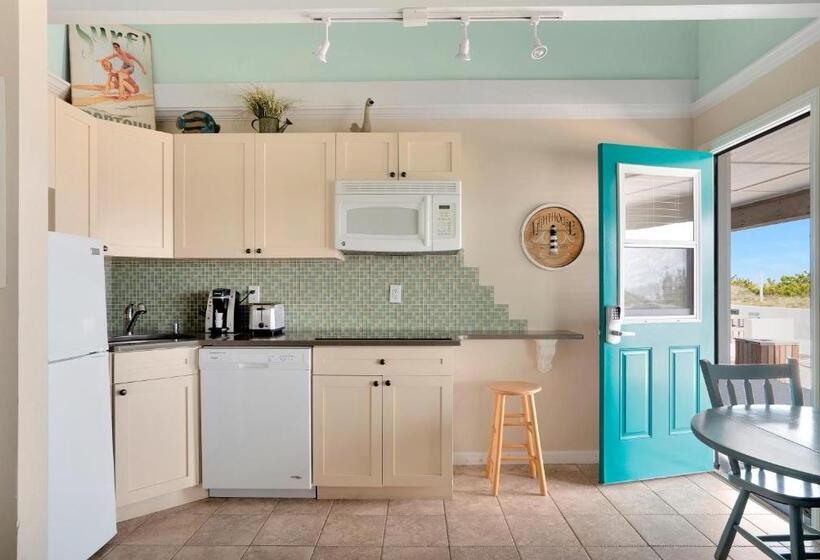 ホテル Driftwood Resort On The Ocean