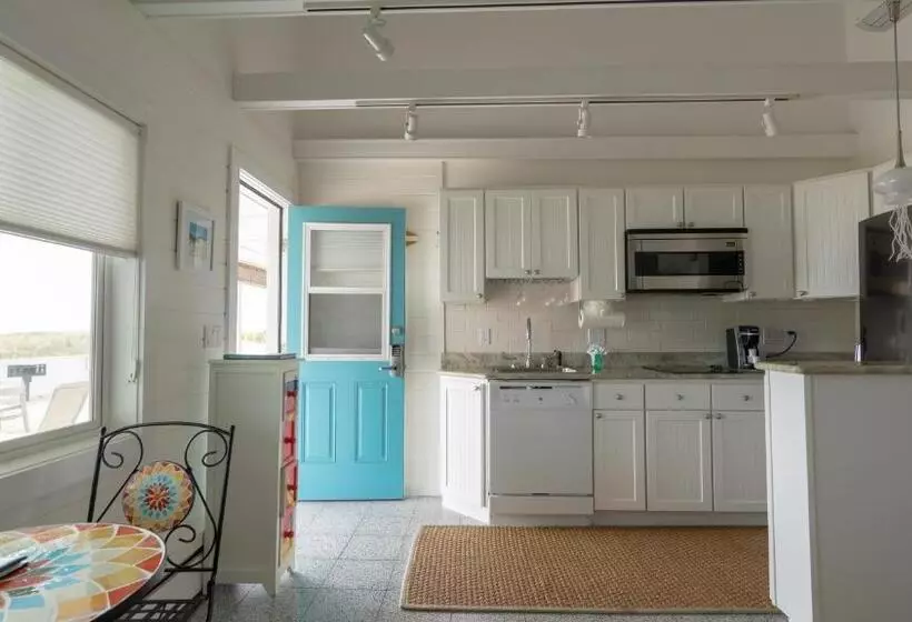 Szálloda Driftwood Resort On The Ocean