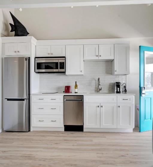 ホテル Driftwood Resort On The Ocean