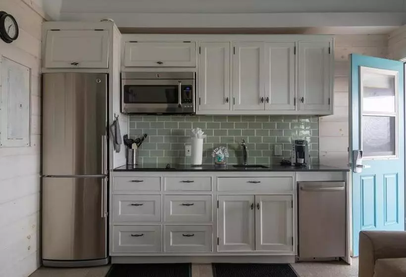 Szálloda Driftwood Resort On The Ocean