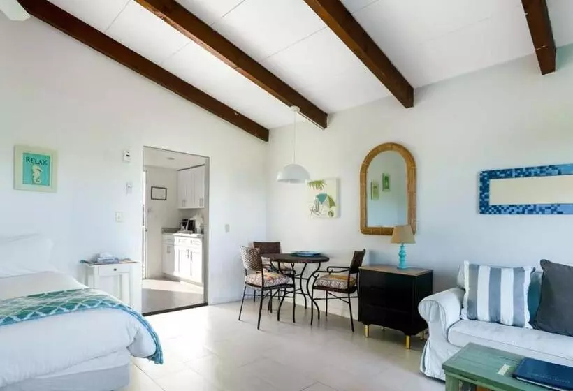 Szálloda Driftwood Resort On The Ocean