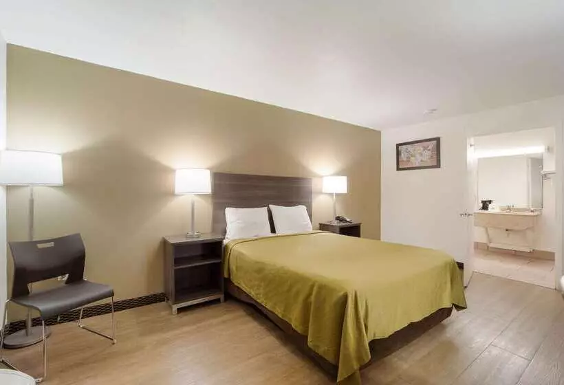 فندق Econo Lodge