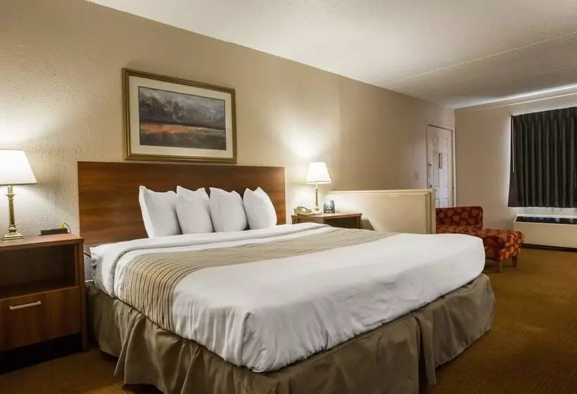 ホテル Econo Lodge Inn & Suites At Fort Moore