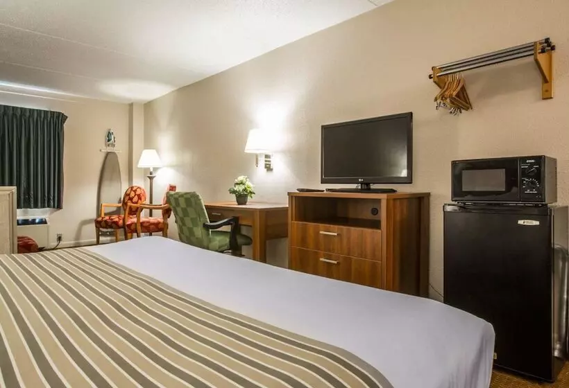 ホテル Econo Lodge Inn & Suites At Fort Moore