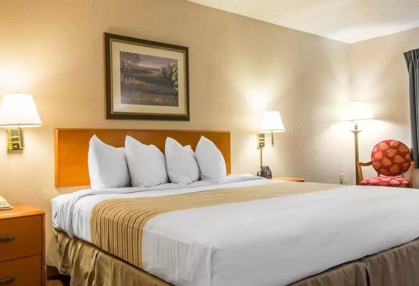 ホテル Econo Lodge Inn & Suites At Fort Moore