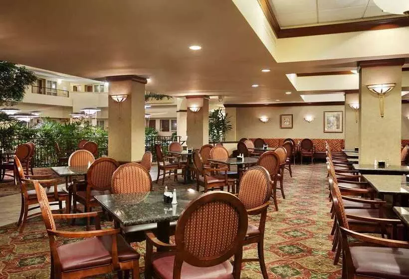 ホテル Embassy Suites By Hilton Columbia Greystone